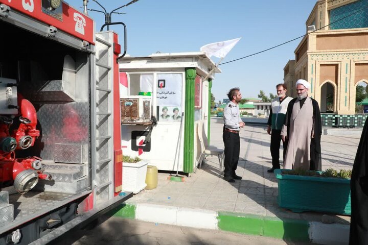 تصاویر/ بازدید نماینده رهبر معظم انقلاب در استان سمنان از مواکب خدمت‌رسان به عزاداران شرکت کننده در مراسم تشییع رهبر شهید انقلاب