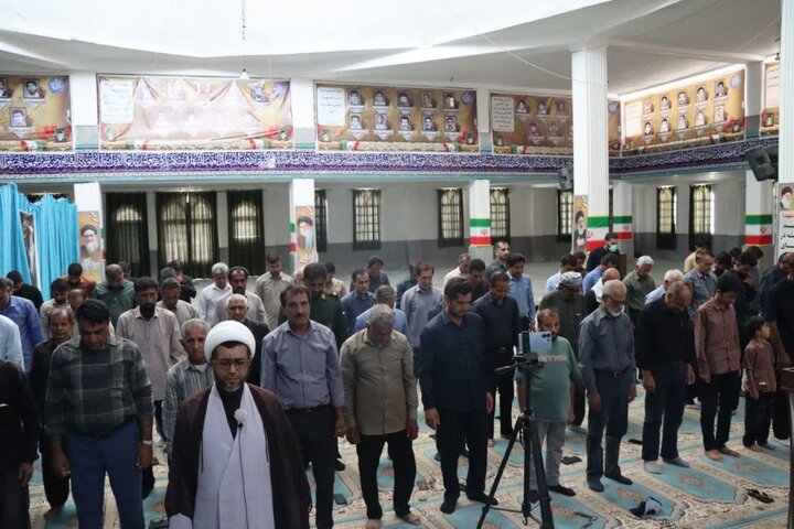 تصاویر/ اقامه نمازجمعه شهر قلعه گنج