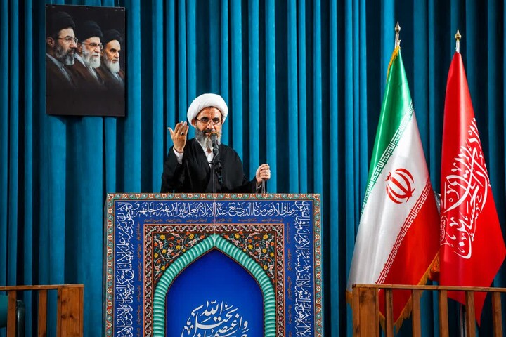 حضور مردم در تشییع رهبر شهید موجب ناامیدی دشمنان شده است