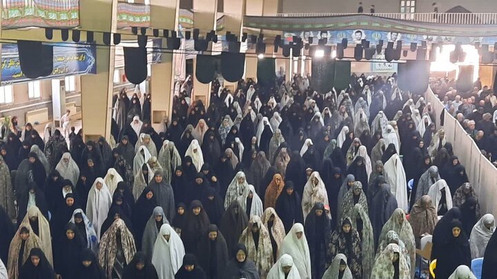 تصاویر/اقامه نماز عبادی سیاسی جمعه در خمین