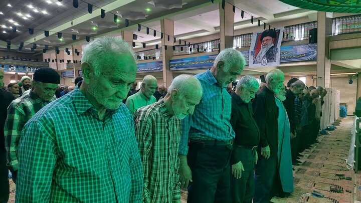تصاویر/اقامه نماز عبادی سیاسی جمعه در خمین