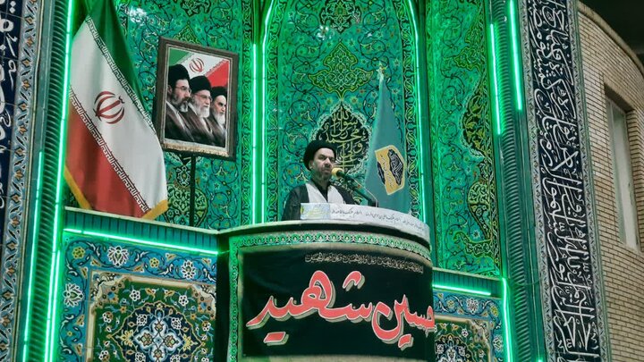 تصاویر/اقامه نماز عبادی سیاسی جمعه در خمین