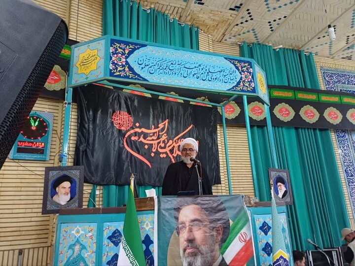 تصاویر/اقامه نماز عبادی سیاسی جمعه در زرندیه