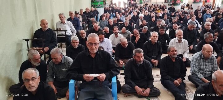 تصاویر/ برگزاری آیین سیاسی نماز جمعه ابرکوه با حضور پرشور نمازگزاران