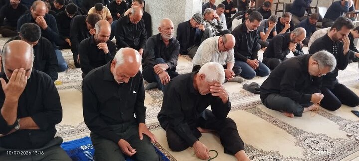 تصاویر/ برگزاری آیین سیاسی نماز جمعه ابرکوه با حضور پرشور نمازگزاران