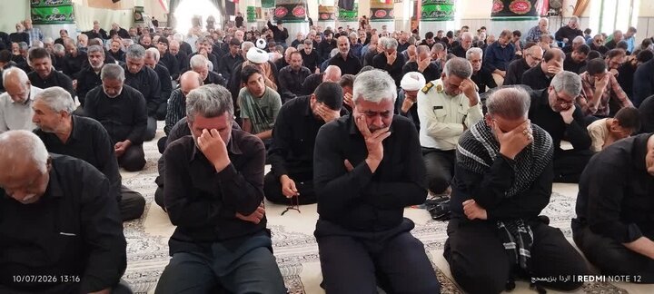 تصاویر/ برگزاری آیین سیاسی نماز جمعه ابرکوه با حضور پرشور نمازگزاران