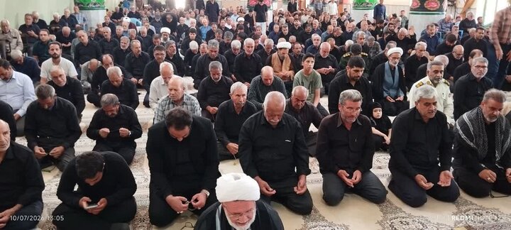 تصاویر/ برگزاری آیین سیاسی نماز جمعه ابرکوه با حضور پرشور نمازگزاران