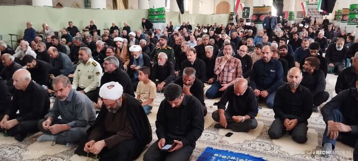 تصاویر/ برگزاری آیین سیاسی نماز جمعه ابرکوه با حضور پرشور نمازگزاران