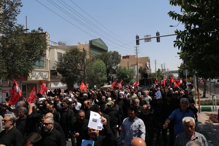 تصاویر/ راهپیمایی خونخواهی رهبر شهید انقلاب اسلامی پس از نماز عبادی سیاسی جمعه