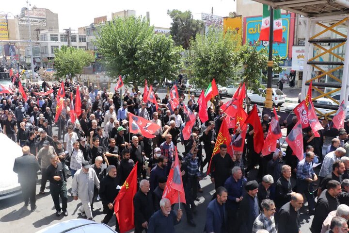 تصاویر/ راهپیمایی خونخواهی رهبر شهید انقلاب اسلامی پس از نماز عبادی سیاسی جمعه