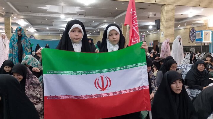 تصاویر/ اقامه نماز عبادی سیاسی جمعه در بهارستان