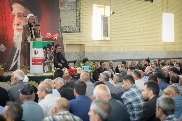 تصاویر /  مراسم بزرگداشت قائد شهید امت و تجدید بیعت با رهبر معظم انقلاب اسلامی با حضور امام جمعه قزوین در شهر کوهین