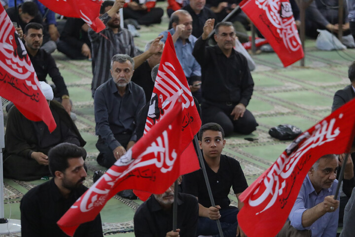 گرامیداشت رهبر شهید امت در مصلی شهرکرد
