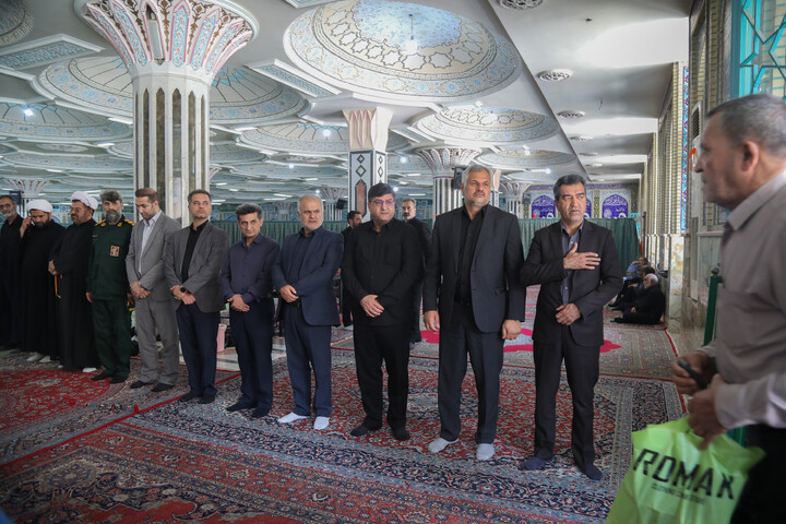 گرامیداشت رهبر شهید امت در مصلی شهرکرد