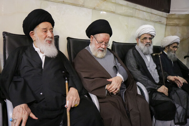 تصاویر/ مراسم ختم قائد شهید اُمت حضرت آیت‌ الله العظمی امام خامنه‌ای از طرف رهبر عظیم‌ الشأن انقلاب در حرم حضرت معصومه سلام‌الله‌علیها