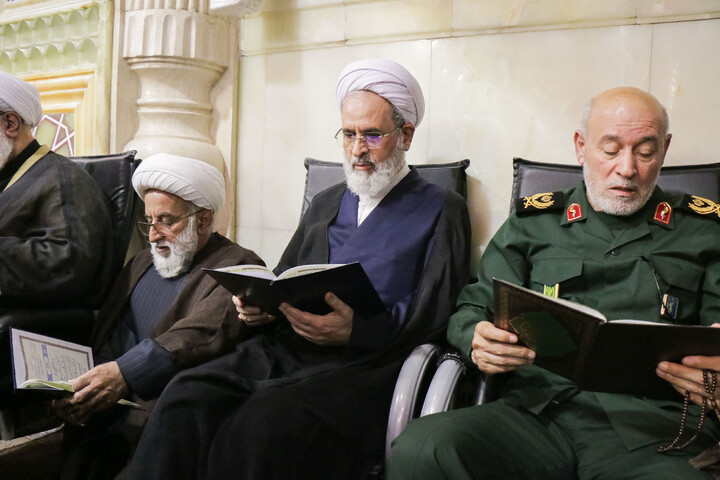 تصاویر/ مراسم ختم قائد شهید اُمت حضرت آیت‌ الله العظمی امام خامنه‌ای از طرف رهبر عظیم‌ الشأن انقلاب در حرم حضرت معصومه سلام‌الله‌علیها
