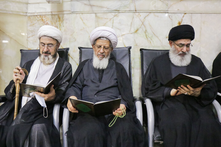 تصاویر/ مراسم ختم قائد شهید اُمت حضرت آیت‌ الله العظمی امام خامنه‌ای از طرف رهبر عظیم‌ الشأن انقلاب در حرم حضرت معصومه سلام‌الله‌علیها