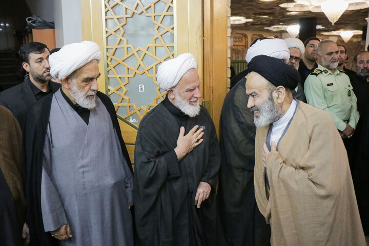 تصاویر/ مراسم ختم قائد شهید اُمت حضرت آیت‌ الله العظمی امام خامنه‌ای از طرف رهبر عظیم‌ الشأن انقلاب در حرم حضرت معصومه سلام‌الله‌علیها