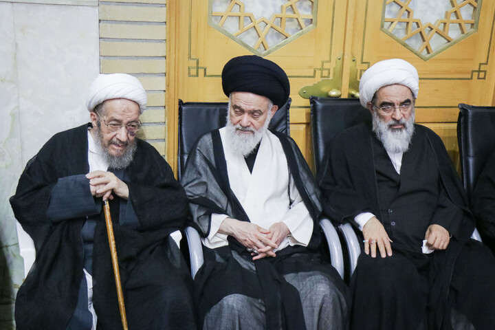 تصاویر/ مراسم ختم قائد شهید اُمت حضرت آیت‌ الله العظمی امام خامنه‌ای از طرف رهبر عظیم‌ الشأن انقلاب در حرم حضرت معصومه سلام‌الله‌علیها
