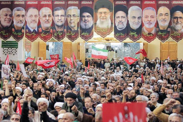 تصاویر/ مراسم ختم قائد شهید اُمت حضرت آیت‌ الله العظمی امام خامنه‌ای از طرف رهبر عظیم‌ الشأن انقلاب در حرم حضرت معصومه سلام‌الله‌علیها
