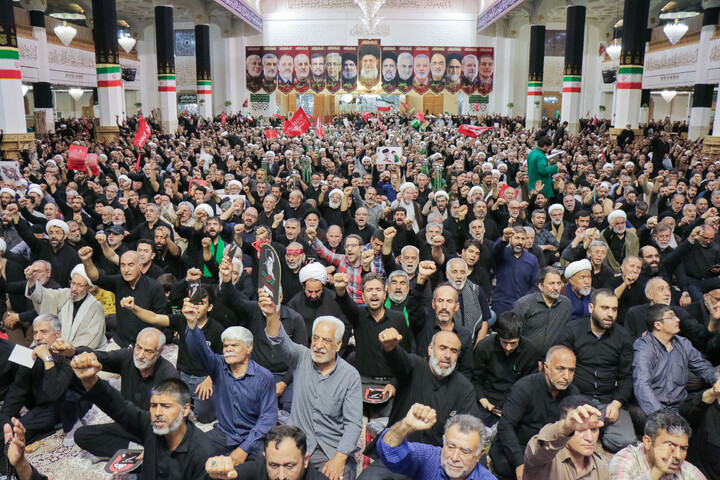 تصاویر/ مراسم ختم قائد شهید اُمت حضرت آیت‌ الله العظمی امام خامنه‌ای از طرف رهبر عظیم‌ الشأن انقلاب در حرم حضرت معصومه سلام‌الله‌علیها