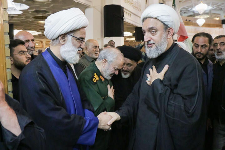 تصاویر/ مراسم ختم قائد شهید اُمت حضرت آیت‌ الله العظمی امام خامنه‌ای از طرف رهبر عظیم‌ الشأن انقلاب در حرم حضرت معصومه سلام‌الله‌علیها
