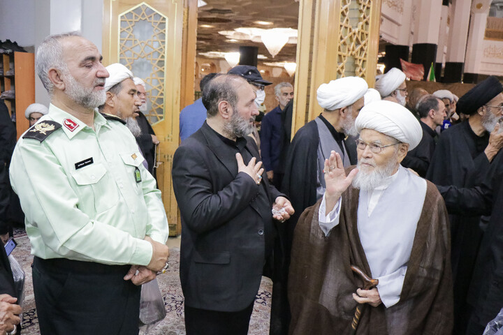 تصاویر/ مراسم ختم قائد شهید اُمت حضرت آیت‌ الله العظمی امام خامنه‌ای از طرف رهبر عظیم‌ الشأن انقلاب در حرم حضرت معصومه سلام‌الله‌علیها