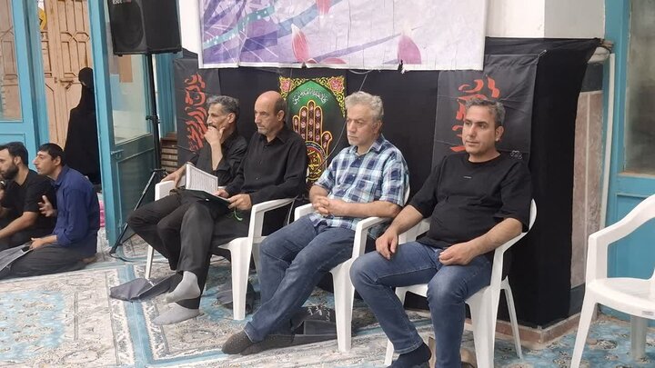 مراسم بزرگداشت قائد امت در مصلای نماز جمعه آران و بیدگل
