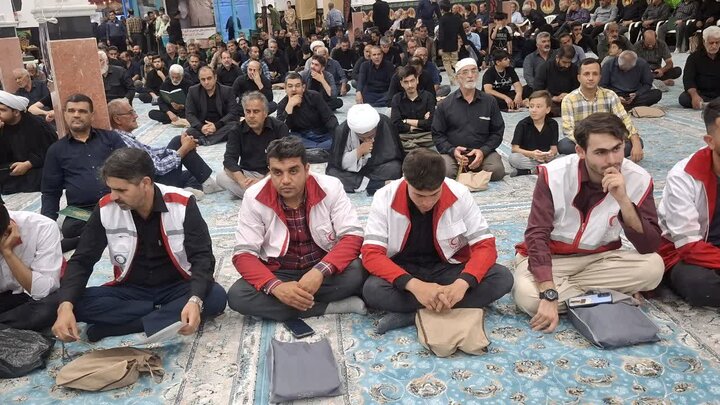 مراسم بزرگداشت قائد امت در مصلای نماز جمعه آران و بیدگل
