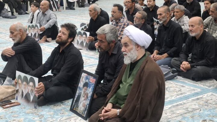 مراسم بزرگداشت قائد امت در مصلای نماز جمعه آران و بیدگل
