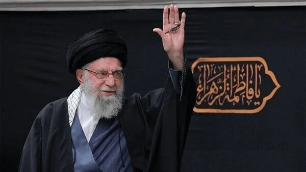 حرم الإمام الرضا (عليه السلام) يشهد مواراة الجثمان الطاهر لقائد الثورة الإسلامية الشهيد