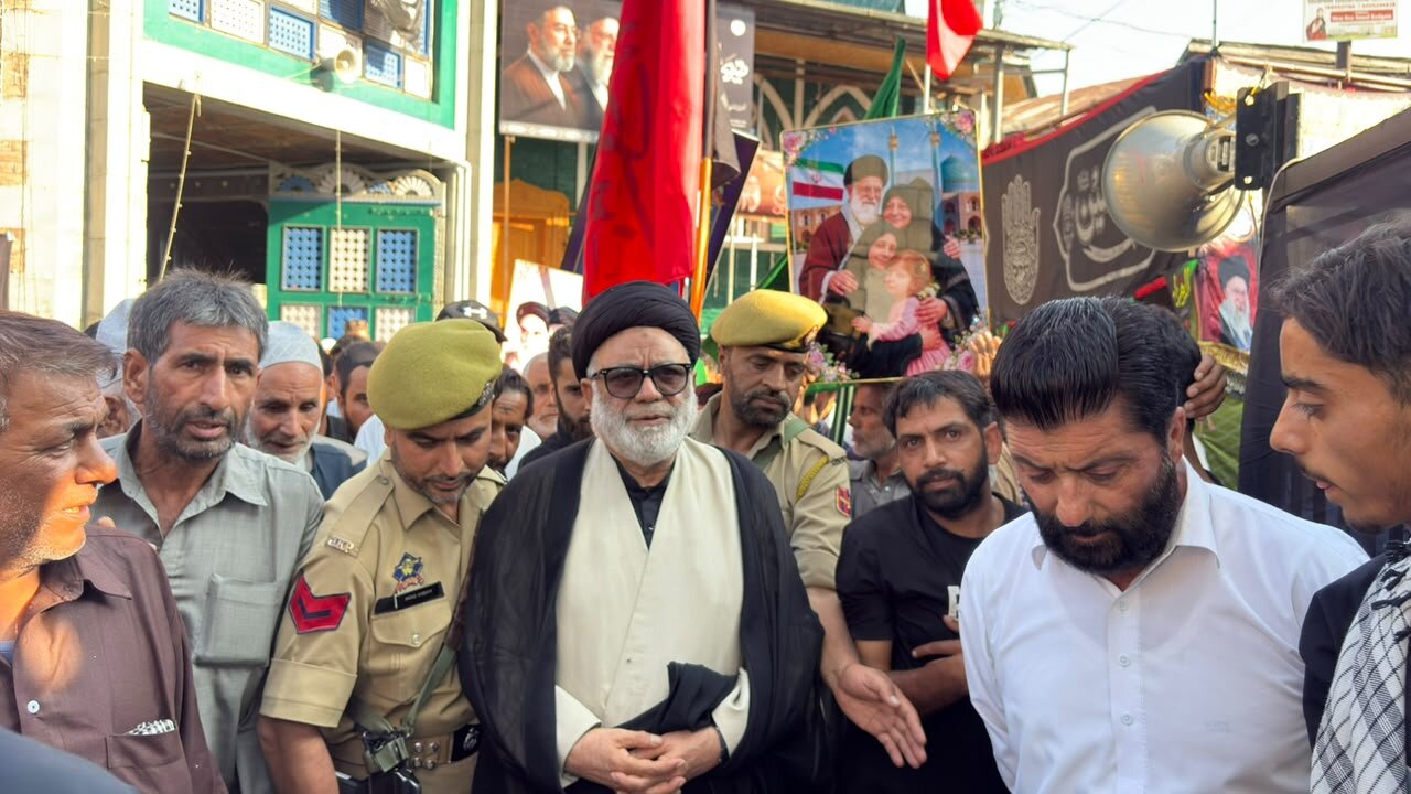 انجمنِ شرعی شیعیان کے تحت رہبرِ شہید کے لیے مجلسِ وداع کا انعقاد: شیعہ سنی علماء کی شرکت اور خطاب