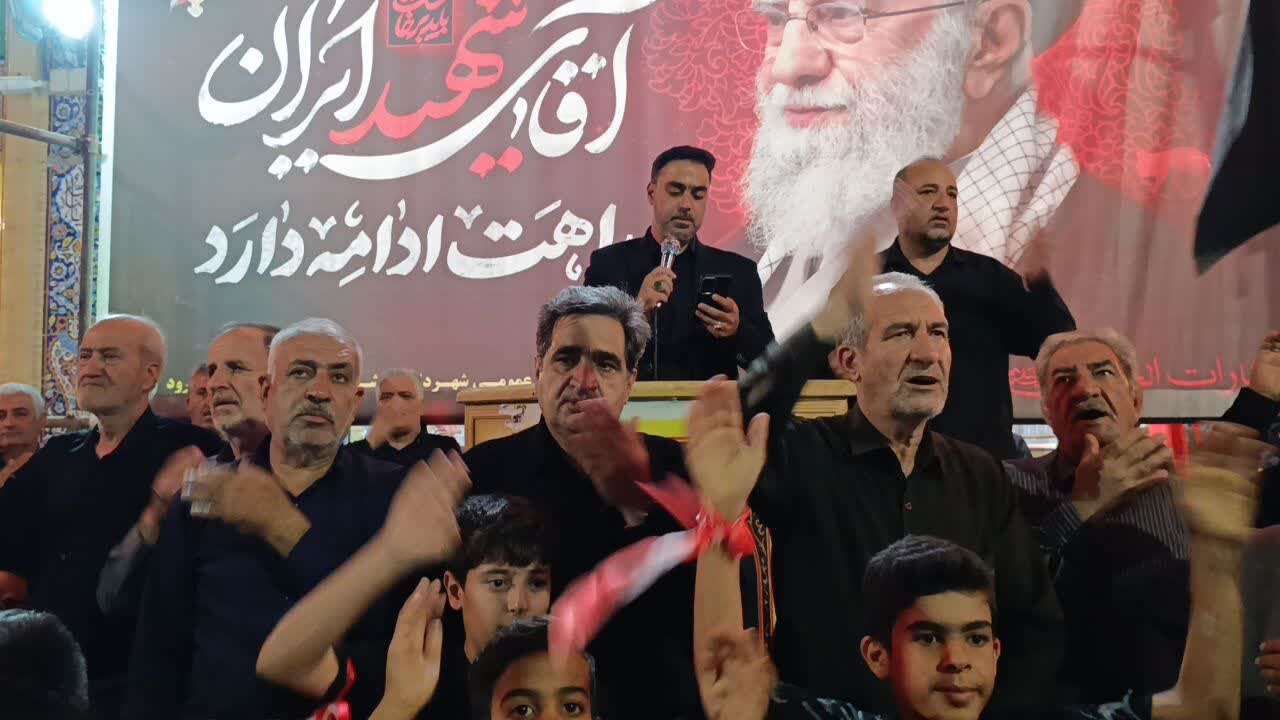 مراسم بزرگداشت « قائد امت درشهر بادرود برگزار شد