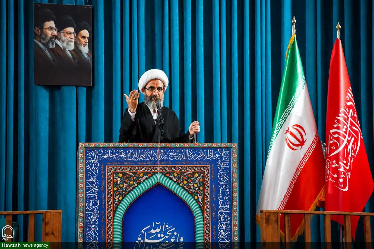 حضور مردم در تشییع رهبر شهید موجب ناامیدی دشمنان شده است