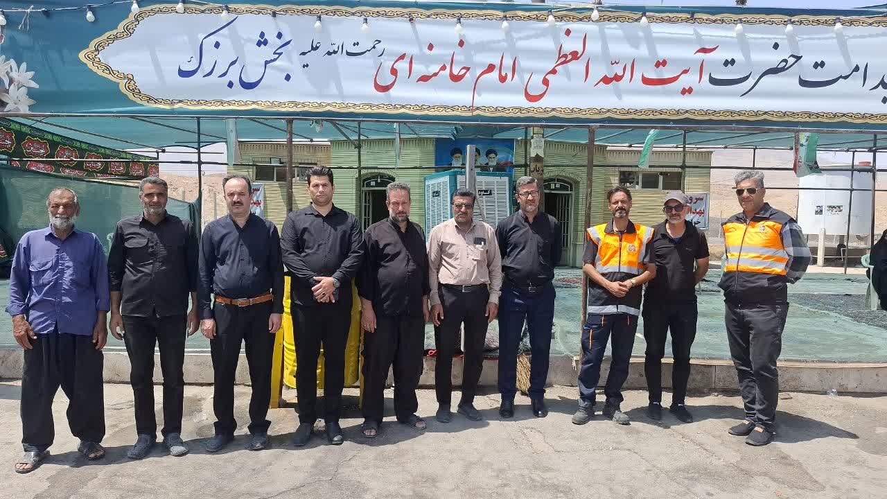 پذیرایی روستائیان بخش برزک از ۷۰ هزار زائر+تصاویر و فیلم