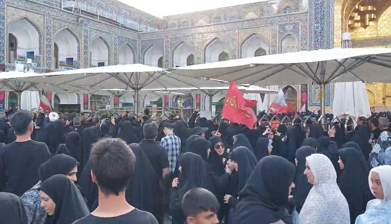 فیلم | چشم انتظاری مردم برای ورود به رواق دارالذکر
