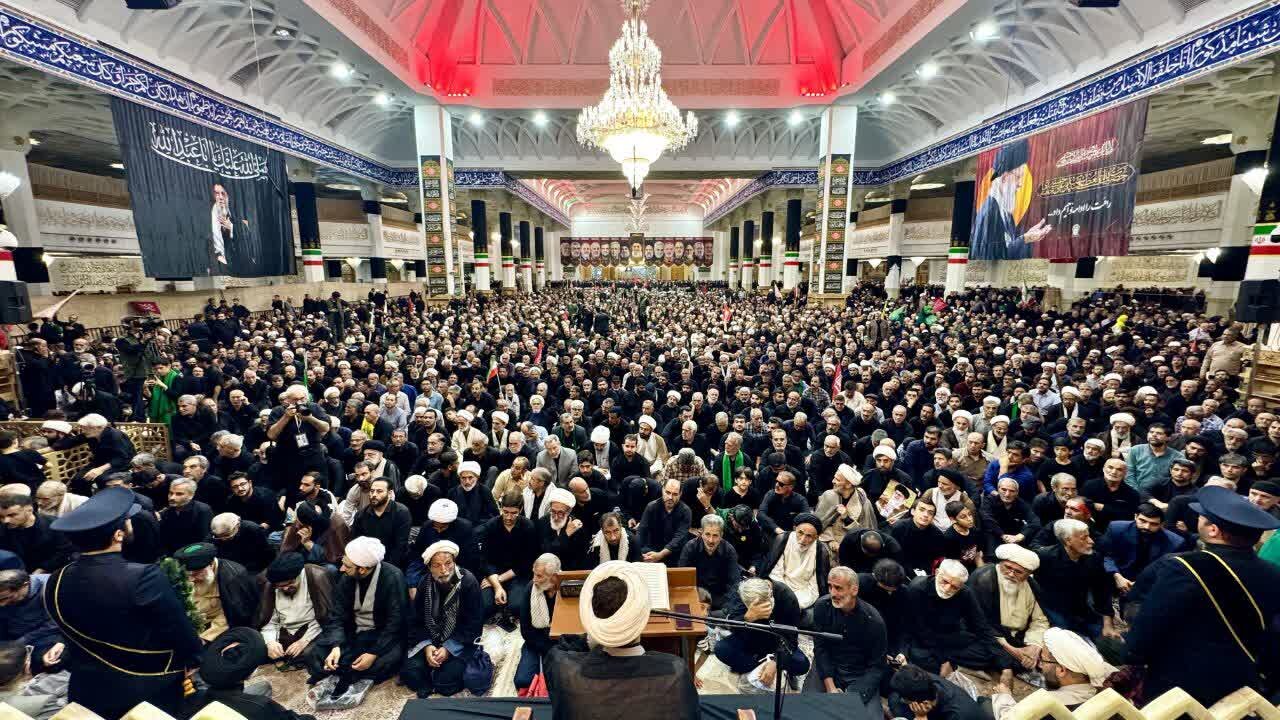 حرمِ حضرت معصومہ (س) میں قائدِ شہیدِ اُمّت کے اعزاز میں پروگرام کا انعقاد / مراجعِ تقلید و علماء کی بھرپور شرکت