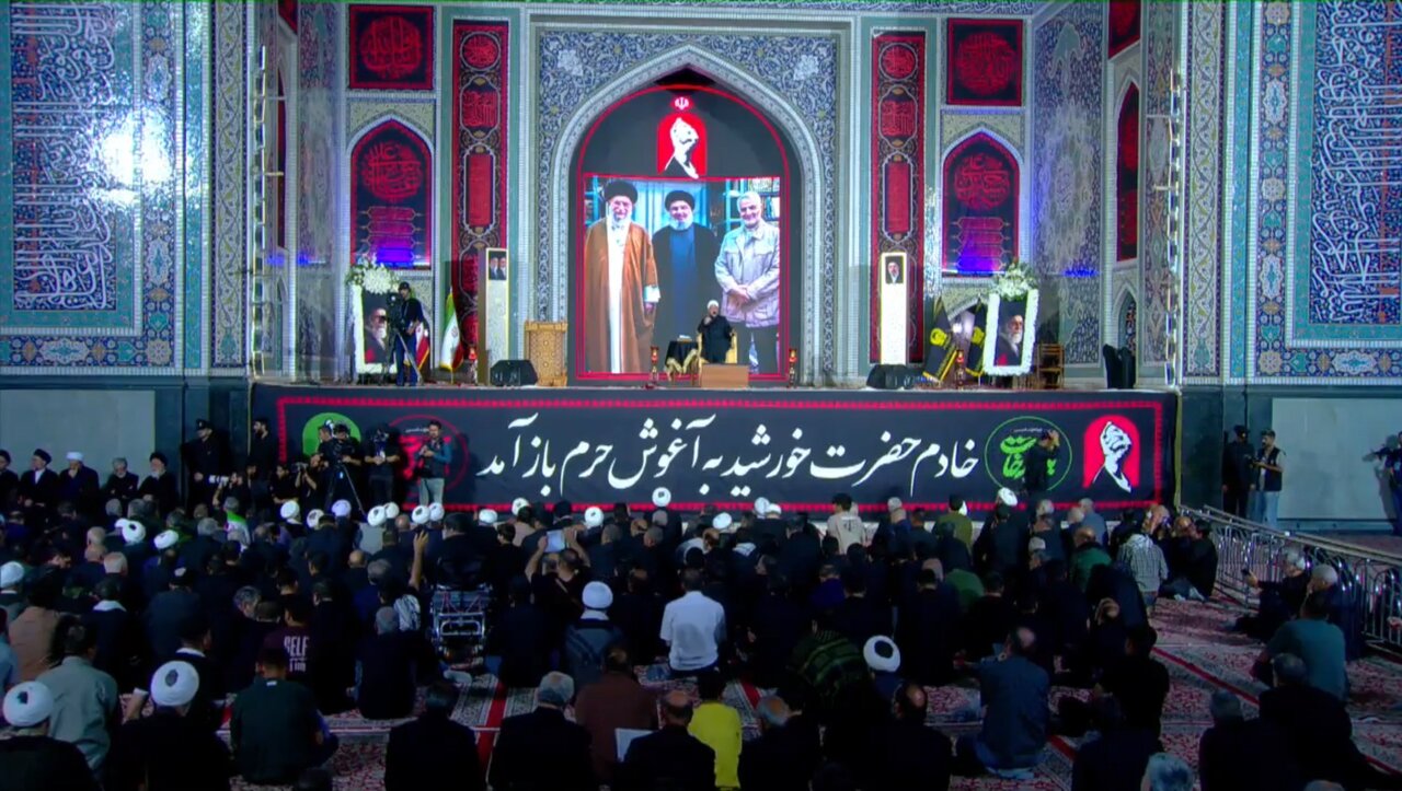 مراسم بزرگداشت امام شهید در حرم مطهر رضوی