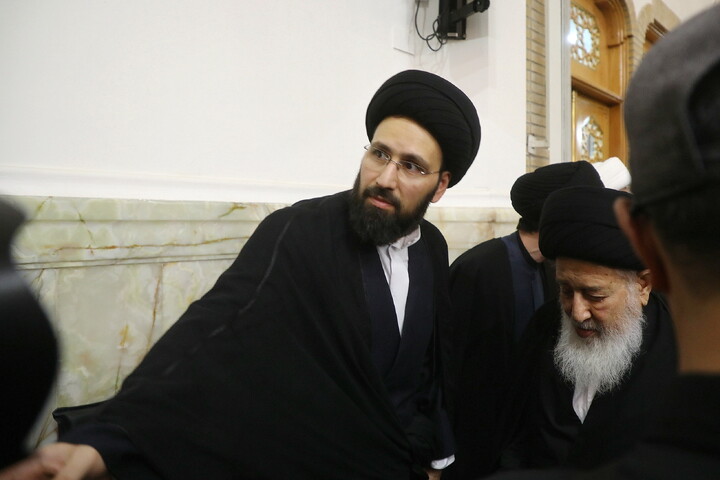 تصاویر/ مراسم بزرگداشت قائد شهید اُمت آیت‌ الله العظمی امام خامنه‌ای(ره) از طرف رهبر معظم انقلاب در حرم حضرت معصومه (س)