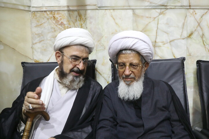تصاویر/ مراسم بزرگداشت قائد شهید اُمت آیت‌ الله العظمی امام خامنه‌ای(ره) از طرف رهبر معظم انقلاب در حرم حضرت معصومه (س)