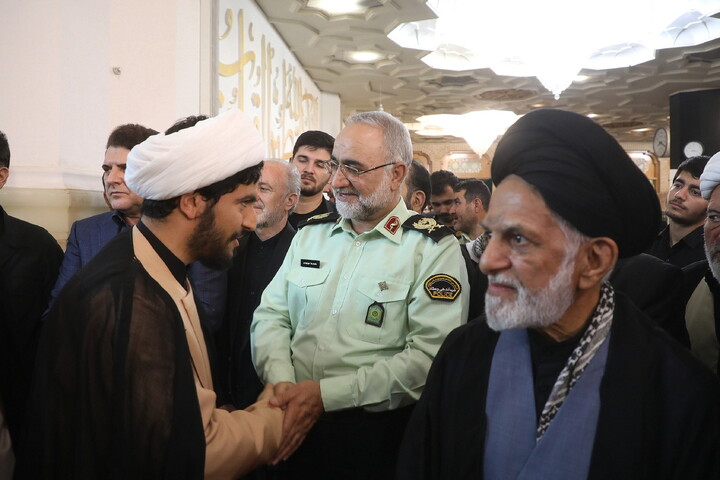 تصاویر/ مراسم بزرگداشت قائد شهید اُمت آیت‌ الله العظمی امام خامنه‌ای(ره) از طرف رهبر معظم انقلاب در حرم حضرت معصومه (س)