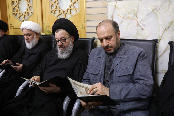 تصاویر/ مراسم بزرگداشت قائد شهید اُمت آیت‌ الله العظمی امام خامنه‌ای(ره) از طرف رهبر معظم انقلاب در حرم حضرت معصومه (س)