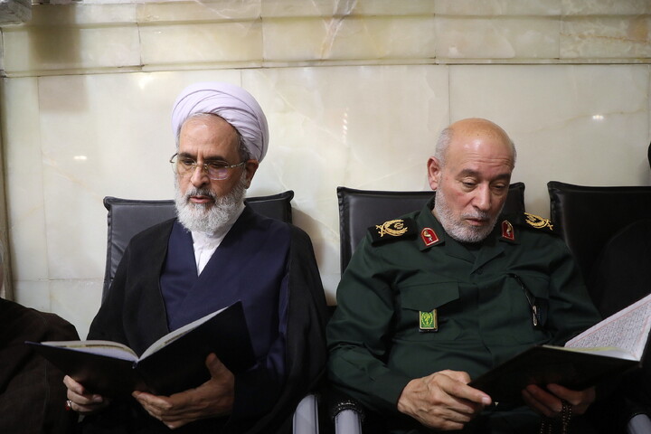 تصاویر/ مراسم بزرگداشت قائد شهید اُمت آیت‌ الله العظمی امام خامنه‌ای(ره) از طرف رهبر معظم انقلاب در حرم حضرت معصومه (س)