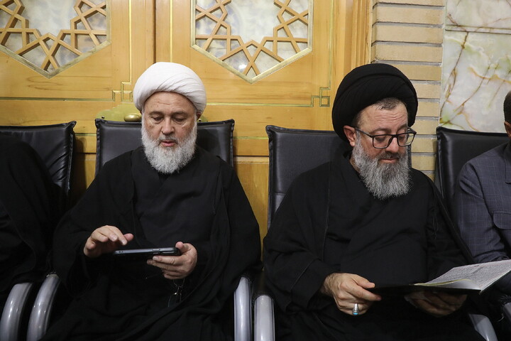 تصاویر/ مراسم بزرگداشت قائد شهید اُمت آیت‌ الله العظمی امام خامنه‌ای(ره) از طرف رهبر معظم انقلاب در حرم حضرت معصومه (س)