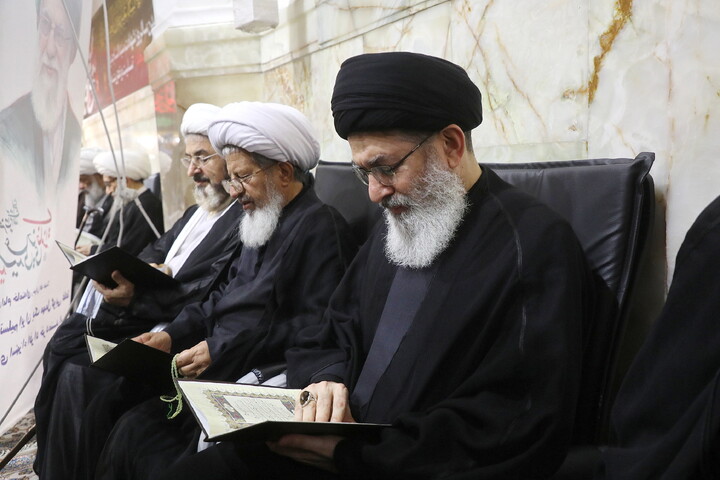 تصاویر/ مراسم بزرگداشت قائد شهید اُمت آیت‌ الله العظمی امام خامنه‌ای(ره) از طرف رهبر معظم انقلاب در حرم حضرت معصومه (س)