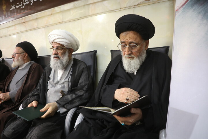 تصاویر/ مراسم بزرگداشت قائد شهید اُمت آیت‌ الله العظمی امام خامنه‌ای(ره) از طرف رهبر معظم انقلاب در حرم حضرت معصومه (س)