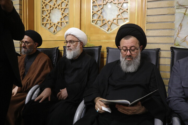 تصاویر/ مراسم بزرگداشت قائد شهید اُمت آیت‌ الله العظمی امام خامنه‌ای(ره) از طرف رهبر معظم انقلاب در حرم حضرت معصومه (س)