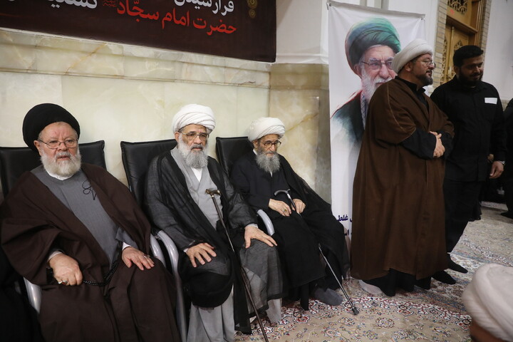تصاویر/ مراسم بزرگداشت قائد شهید اُمت آیت‌ الله العظمی امام خامنه‌ای(ره) از طرف رهبر معظم انقلاب در حرم حضرت معصومه (س)
