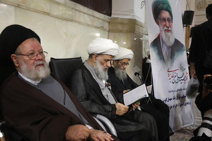 تصاویر/ مراسم بزرگداشت قائد شهید اُمت آیت‌ الله العظمی امام خامنه‌ای(ره) از طرف رهبر معظم انقلاب در حرم حضرت معصومه (س)
