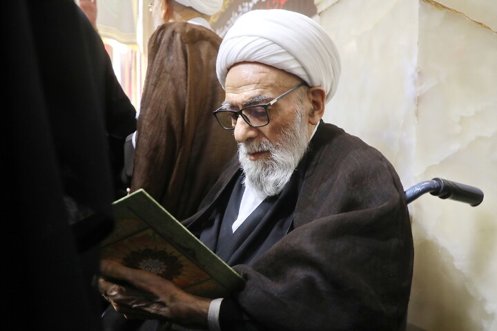 تصاویر/ مراسم بزرگداشت قائد شهید اُمت آیت‌ الله العظمی امام خامنه‌ای(ره) از طرف رهبر معظم انقلاب در حرم حضرت معصومه (س)